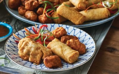 Assortiment de hors-d’œuvre à l’asiatique