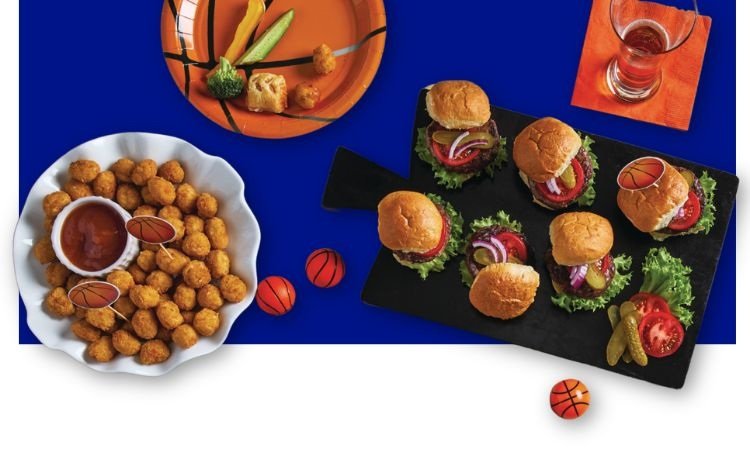 Un festin préparé à partir d’aliments surgelés pour soirées de visionnement